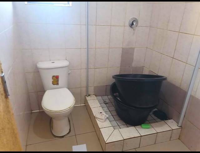2 BEDROOM HOUSE FOR SALE IN UMLAZI L